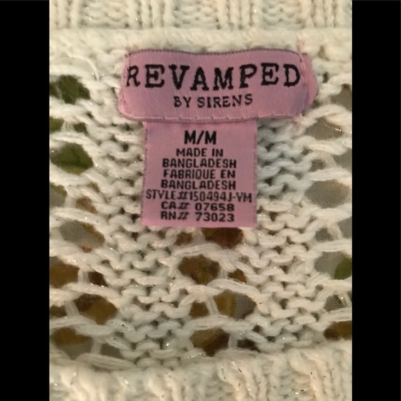 Revamped Urban Heritage Sweater - Picture 15 of 16
